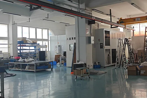 Pruebas en cámara de temperatura y humedad