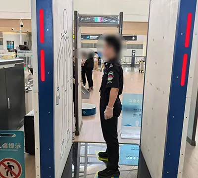 Escáner de seguridad de ondas milimétricas para el control de seguridad en aeropuertos