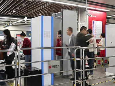 Escáner de seguridad de ondas milimétricas para control de seguridad en el metro