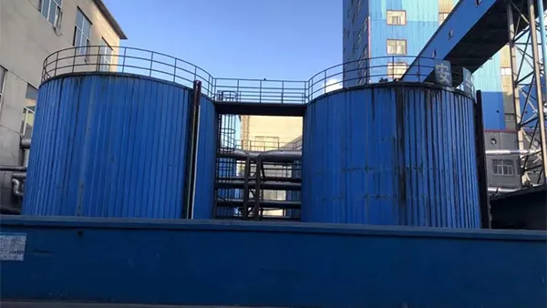 Transmisor de nivel por radar para la industria del betún asfáltico o bitumen