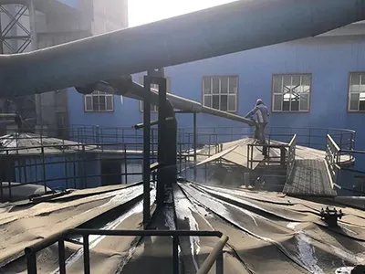 Transmisor de nivel por radar para la industria del betún asfáltico o bitumen