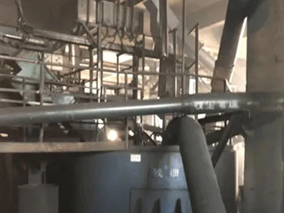 Transmisor de nivel por radar para la industria del negro de carbón/humo