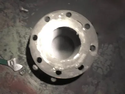 Transmisor de nivel por radar para la industria del negro de carbón/humo