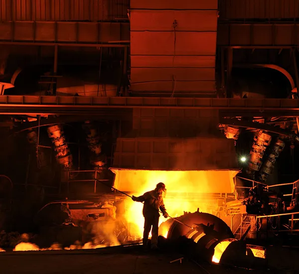 Transmisor de nivel por radar para la industria del acero