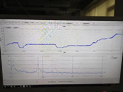 Transmisor de nivel por radar para la industria del acero