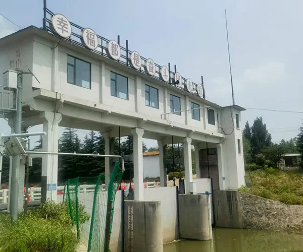 Transmisor de nivel por radar para la industria del agua y las aguas residuales