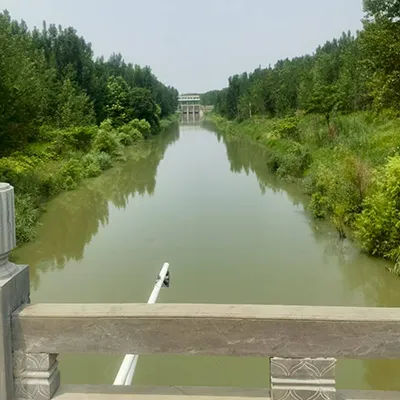 Transmisor de nivel por radar para la industria del agua y las aguas residuales